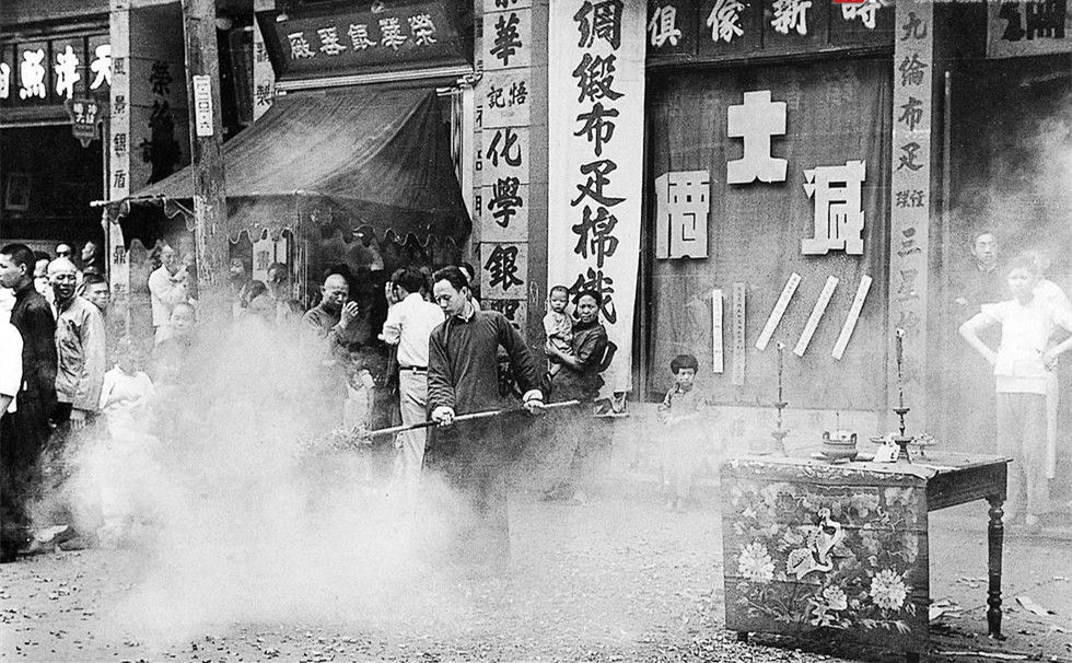 图说鞭炮文化在中国:喜庆与污染同在(组图) 图说鞭炮文化在中国:喜庆与污染同在(组图)