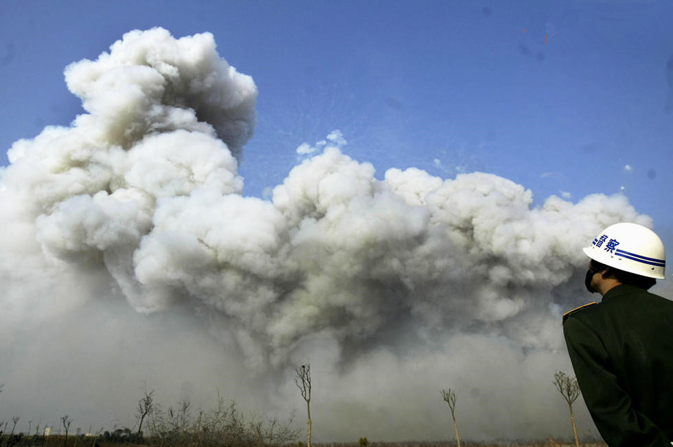 图说鞭炮文化在中国:喜庆与污染同在(组图) 图说鞭炮文化在中国:喜庆与污染同在(组图)