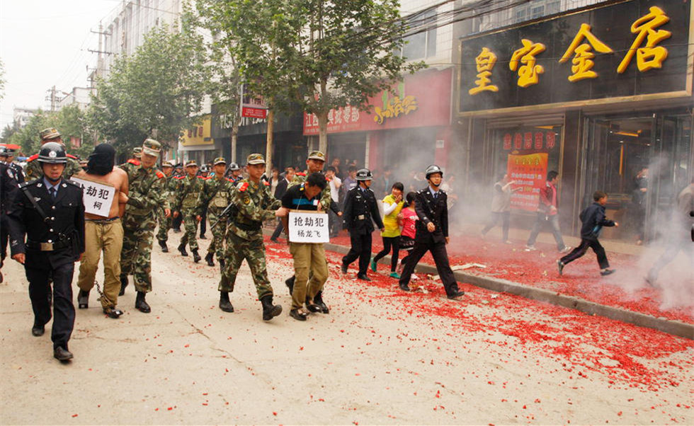 图说鞭炮文化在中国：喜庆与污染同在(组图)